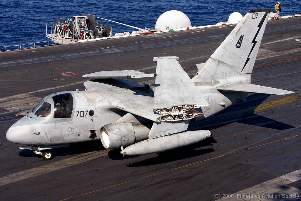 25 CVN71060221 S-3B 159755 AJ-707 DK 01 S-3B 159755/AJ-707 of VS-24 - USS Theodore Roosevelt, 21 February 2006 (C) Didier Kories